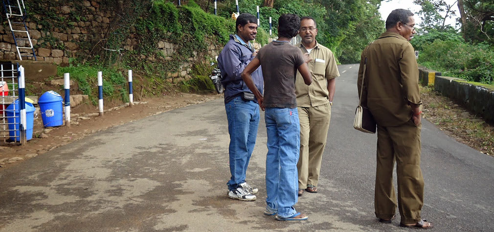 Martin_Discussing_with_Drivers_Conductors